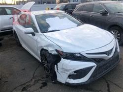 تۆیۆتا کامری